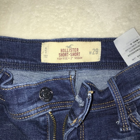 Shorts - Picture 2 of 3